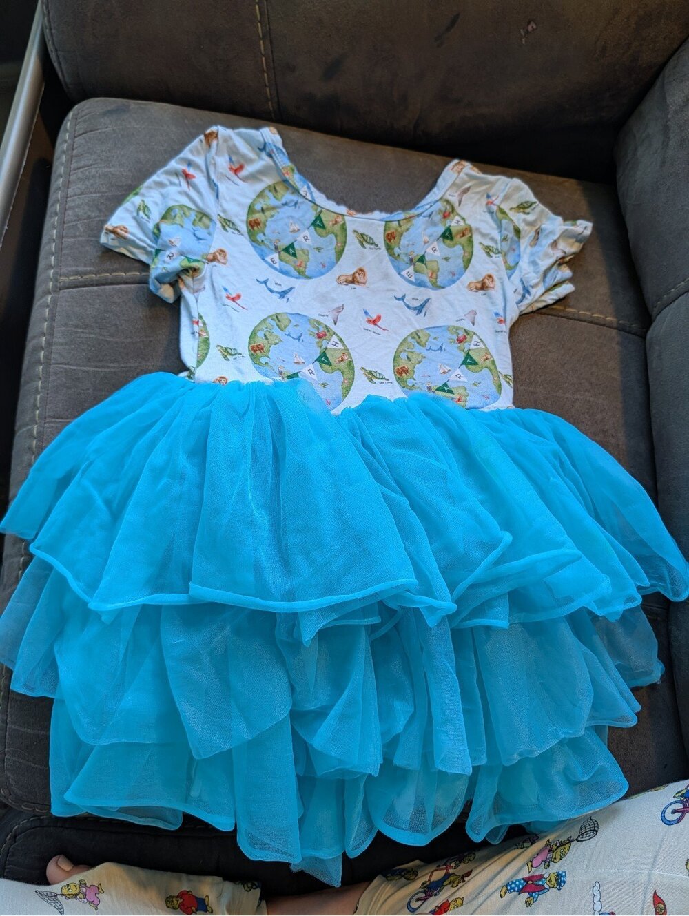 Size 5 girls dress tulle earth day